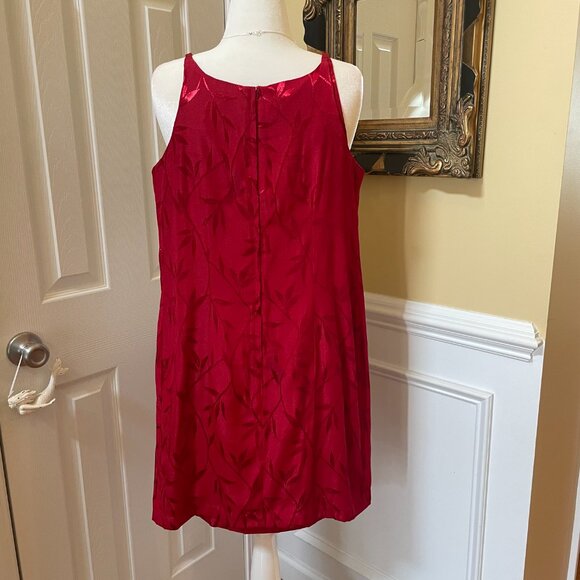 Medium Dress Red on Red Satin Embossed Look on Red Silky-Look Fabric Thin Straps - Picture 5 of 6